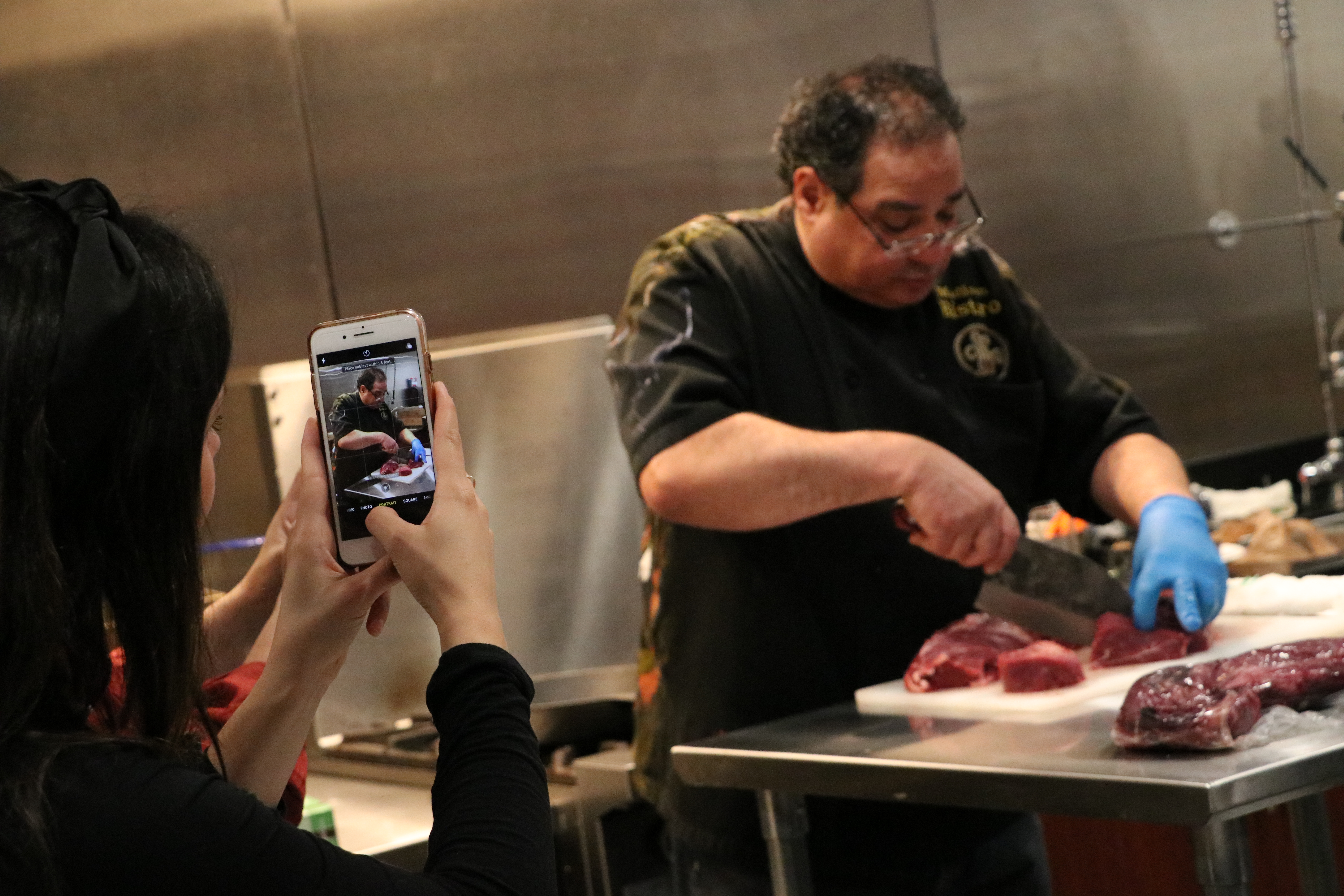 Food Bloggers Learn To Prepare the Perfect Steak